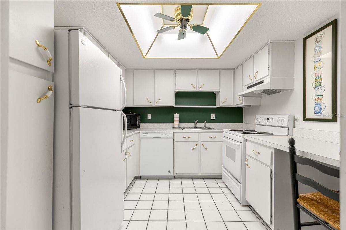 FAIRWAYS/SILVER SPGS SHORES CO - Residential