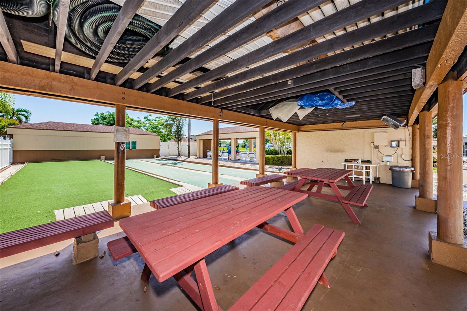 BEACON LAKES CONDO 05 - Residential