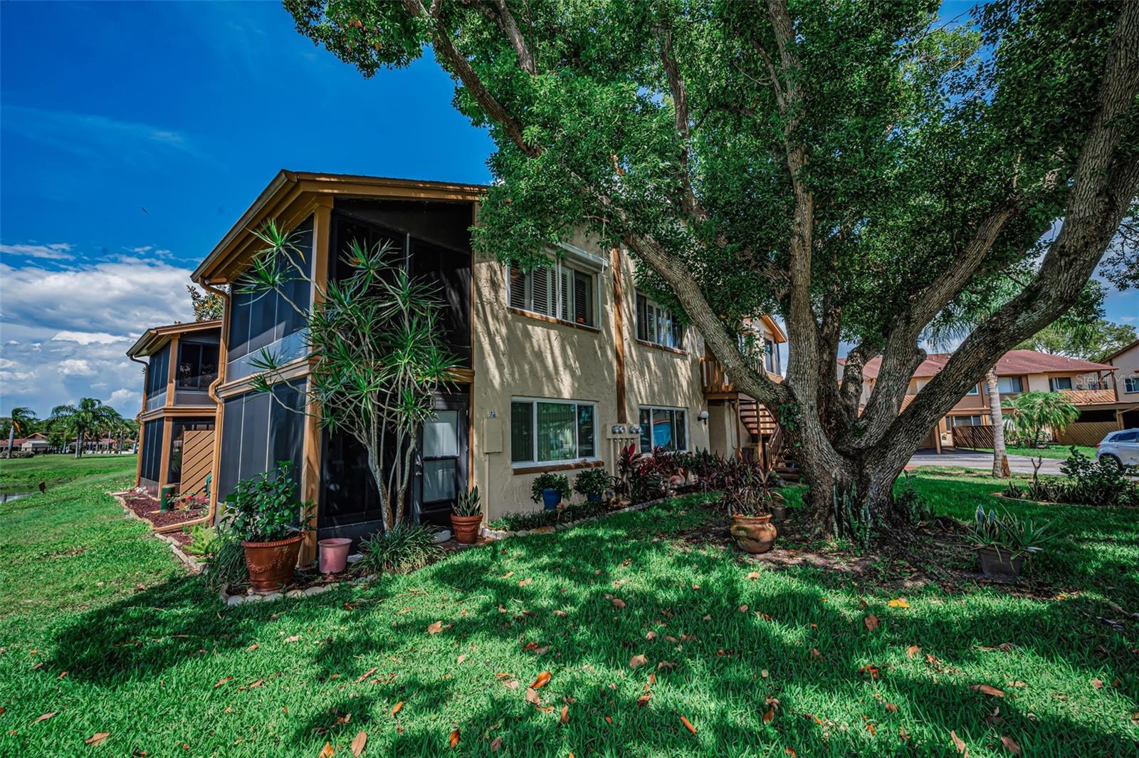BEACON LAKES CONDO 05 - Residential