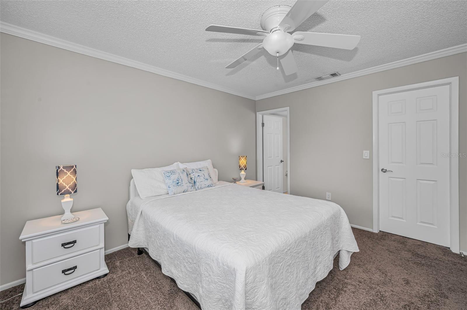 BEACON LAKES CONDO 05 - Residential