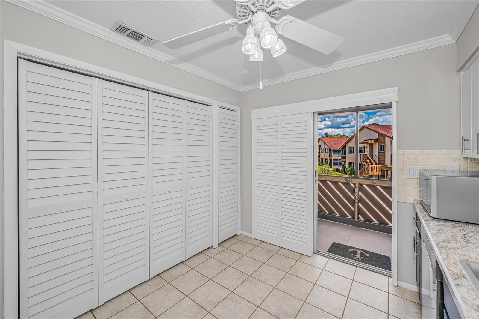 BEACON LAKES CONDO 05 - Residential