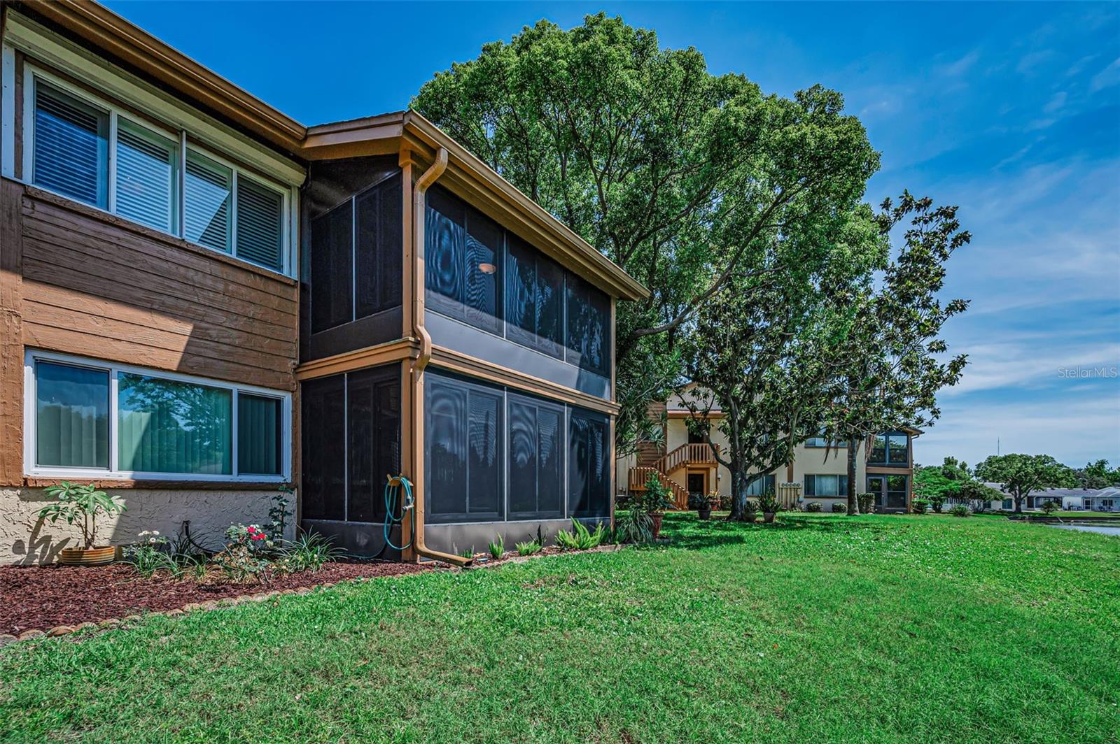 BEACON LAKES CONDO 05 - Residential