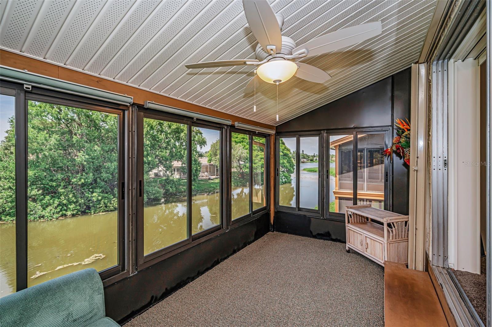BEACON LAKES CONDO 05 - Residential