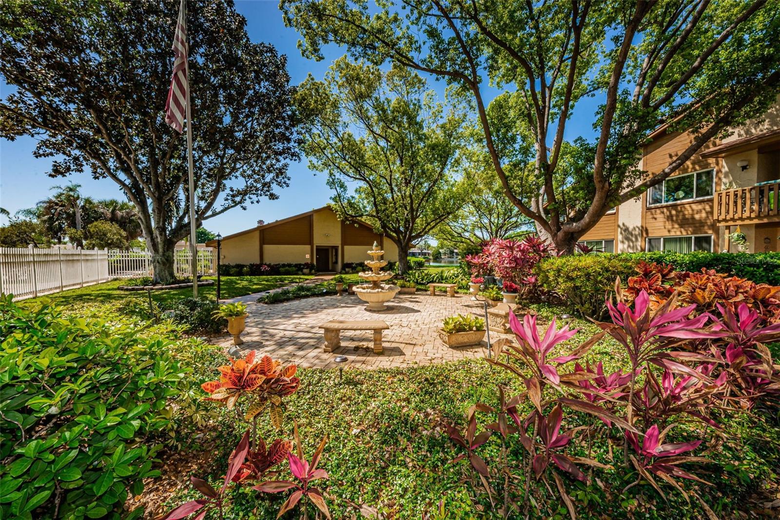 BEACON LAKES CONDO 05 - Residential