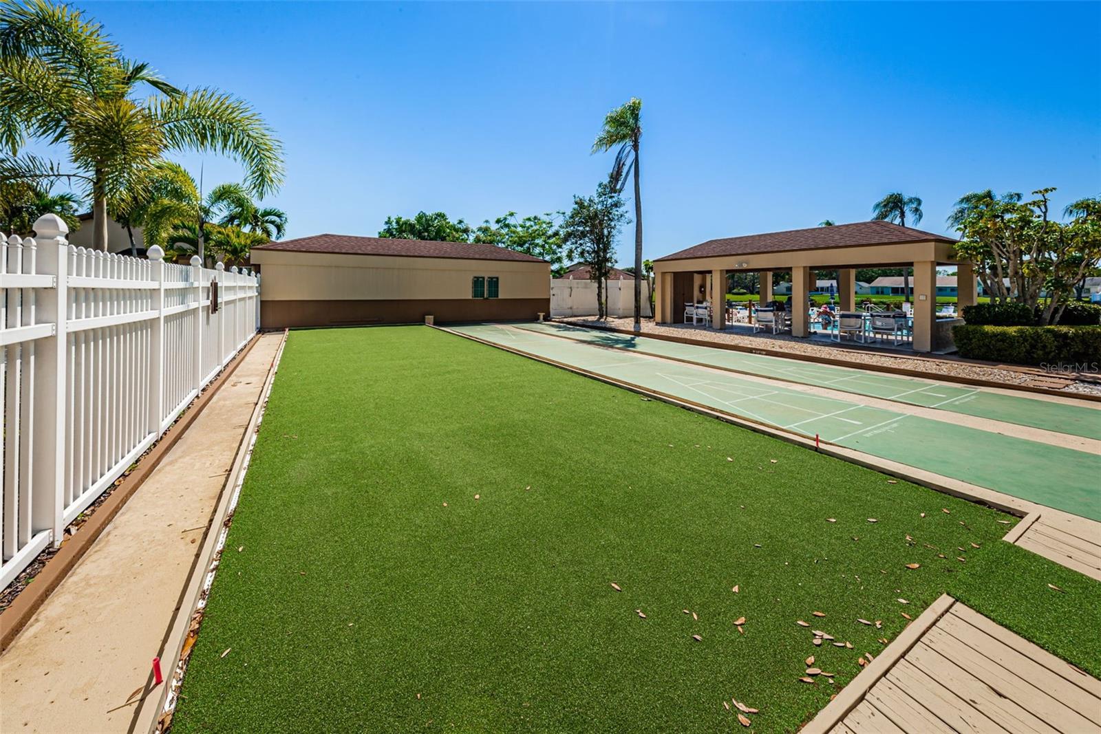 BEACON LAKES CONDO 05 - Residential