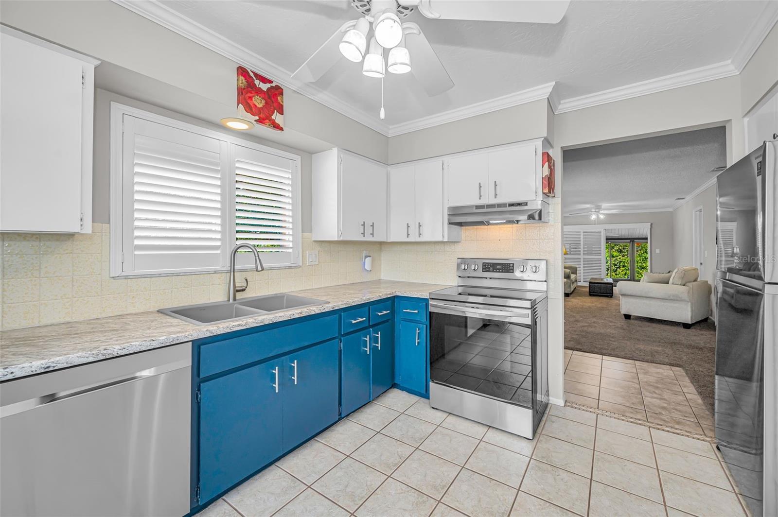 BEACON LAKES CONDO 05 - Residential