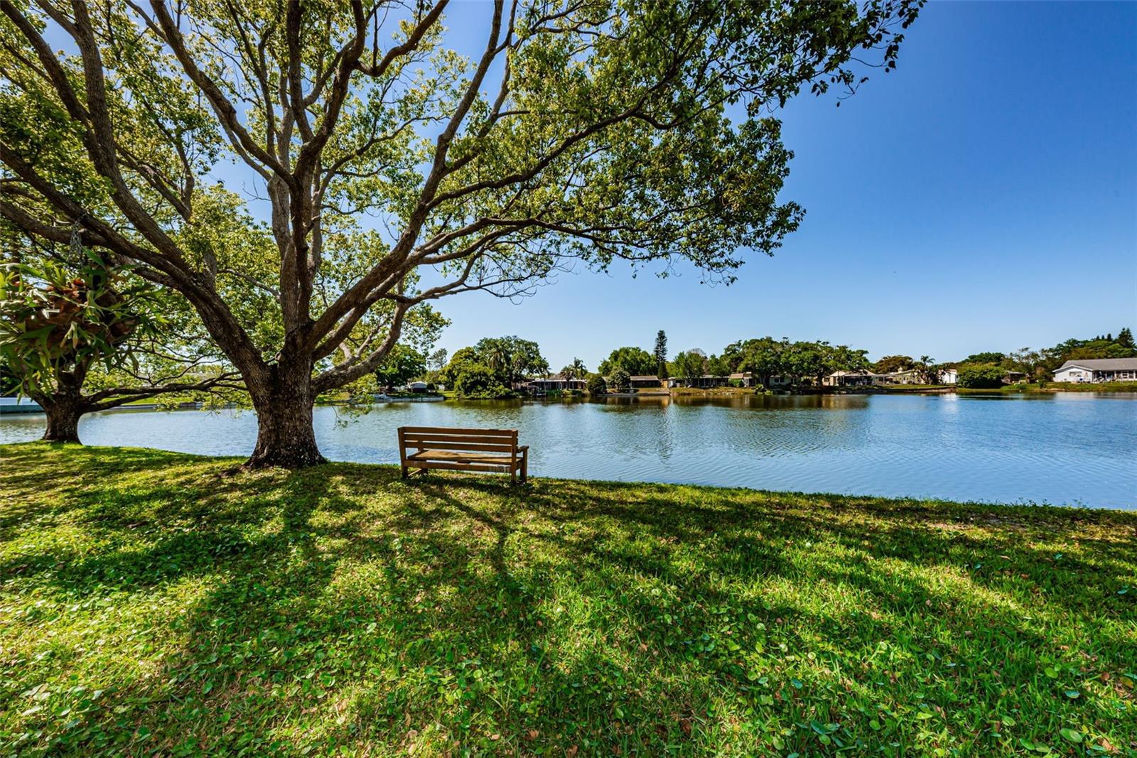 BEACON LAKES CONDO 05 - Residential