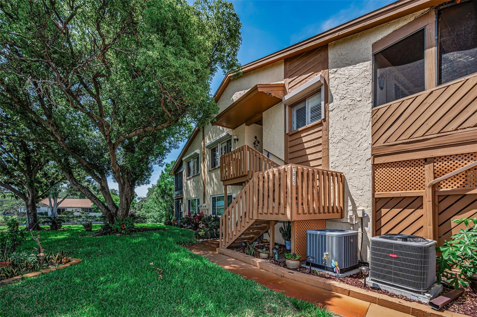 BEACON LAKES CONDO 05 - Residential