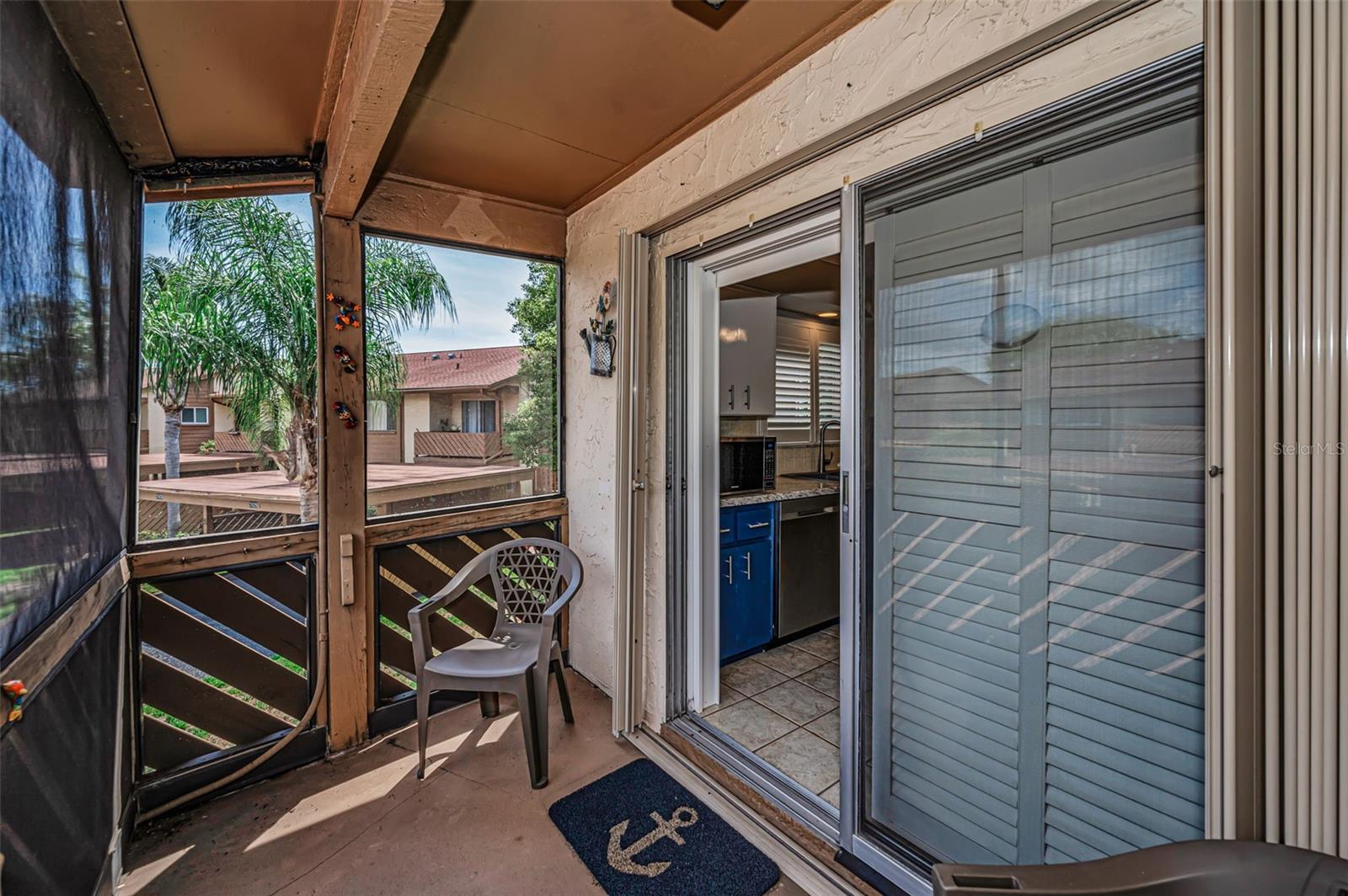 BEACON LAKES CONDO 05 - Residential
