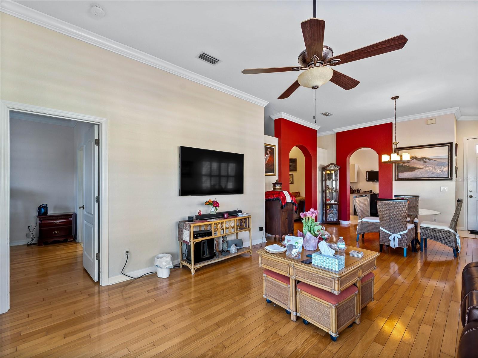 AUBURN WOODS - Residential