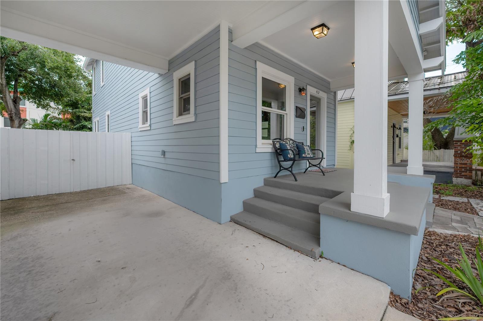 412 E AMELIA AVENUE