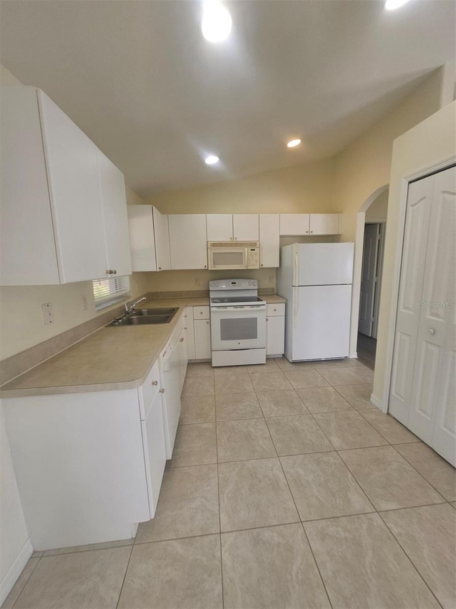 PORT CHARLOTTE SUB 26 - Residential Lease