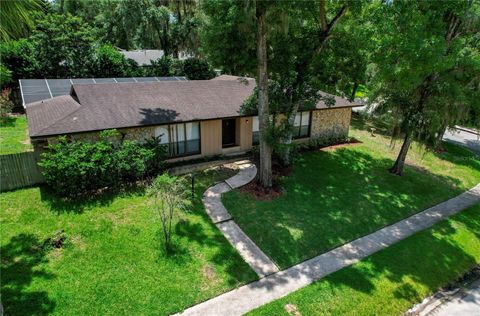 A home in LONGWOOD