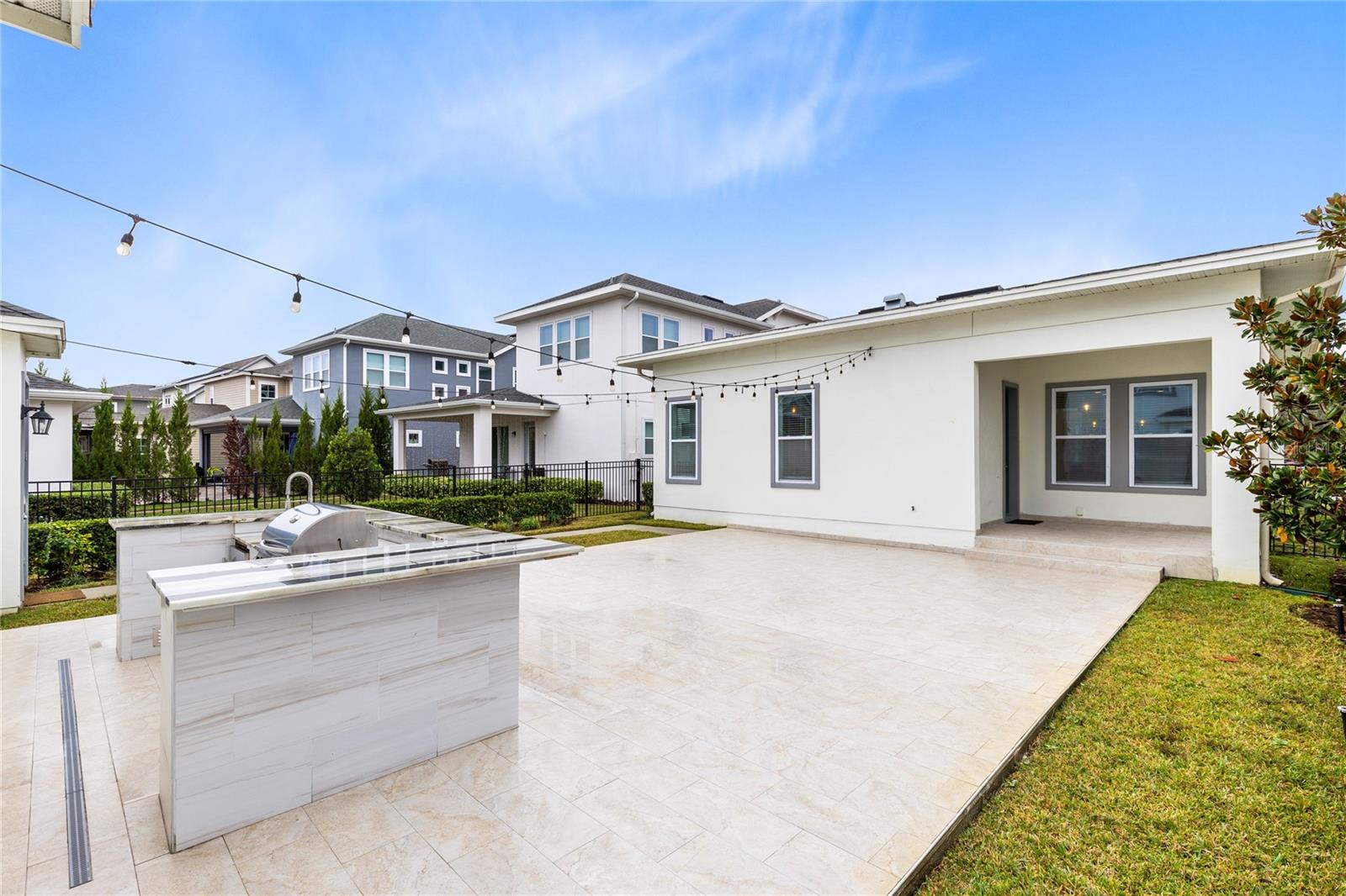 LAUREATE PARK - Residential Lease