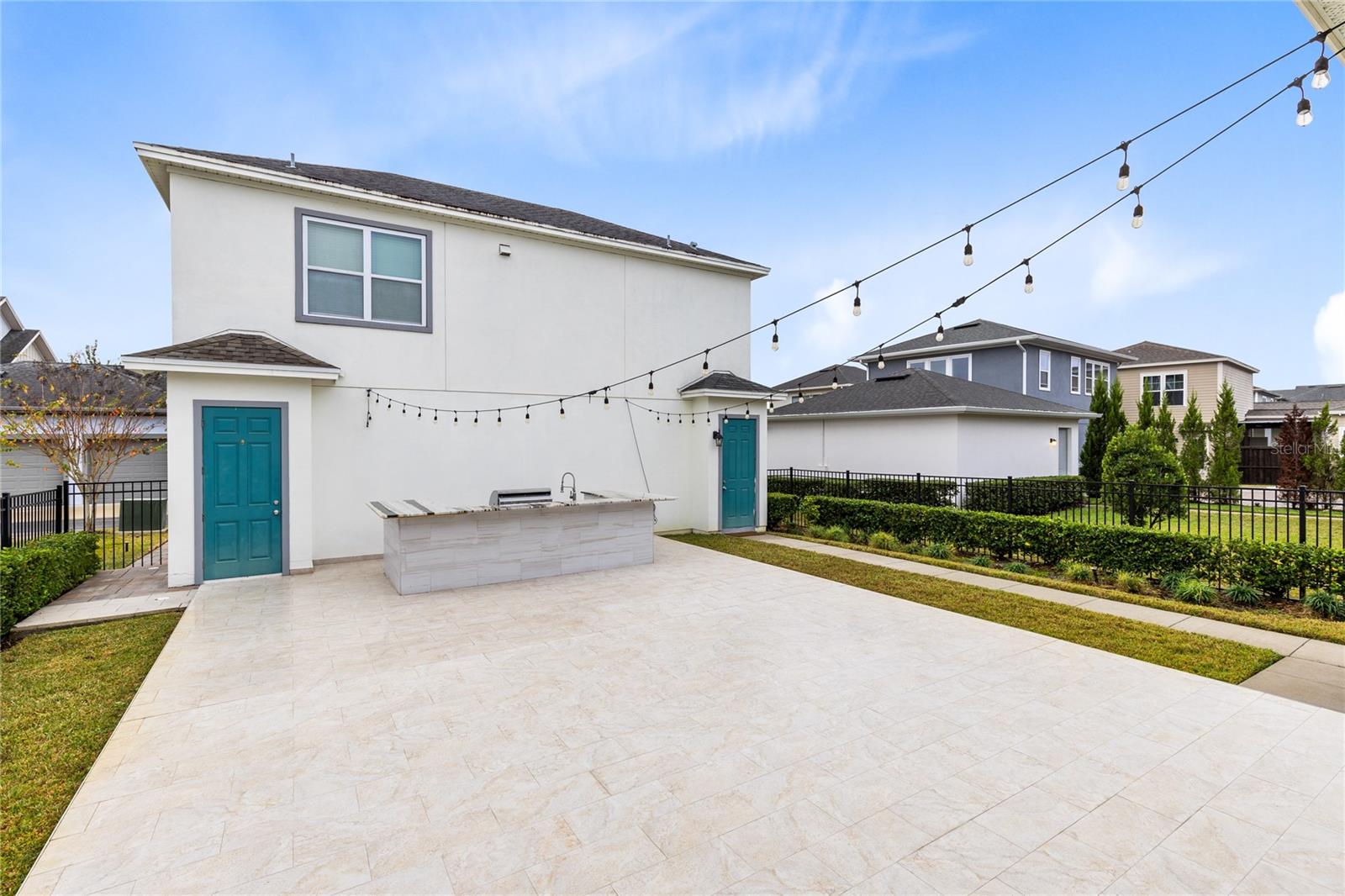 LAUREATE PARK - Residential Lease