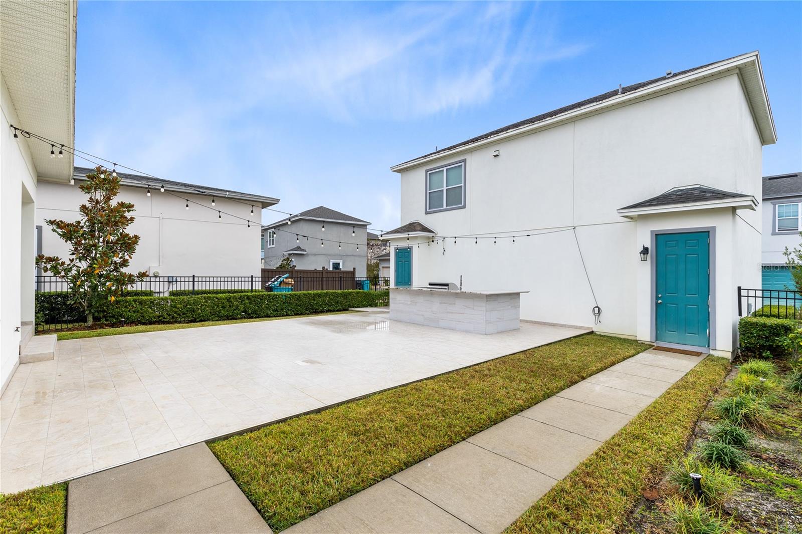 LAUREATE PARK - Residential Lease