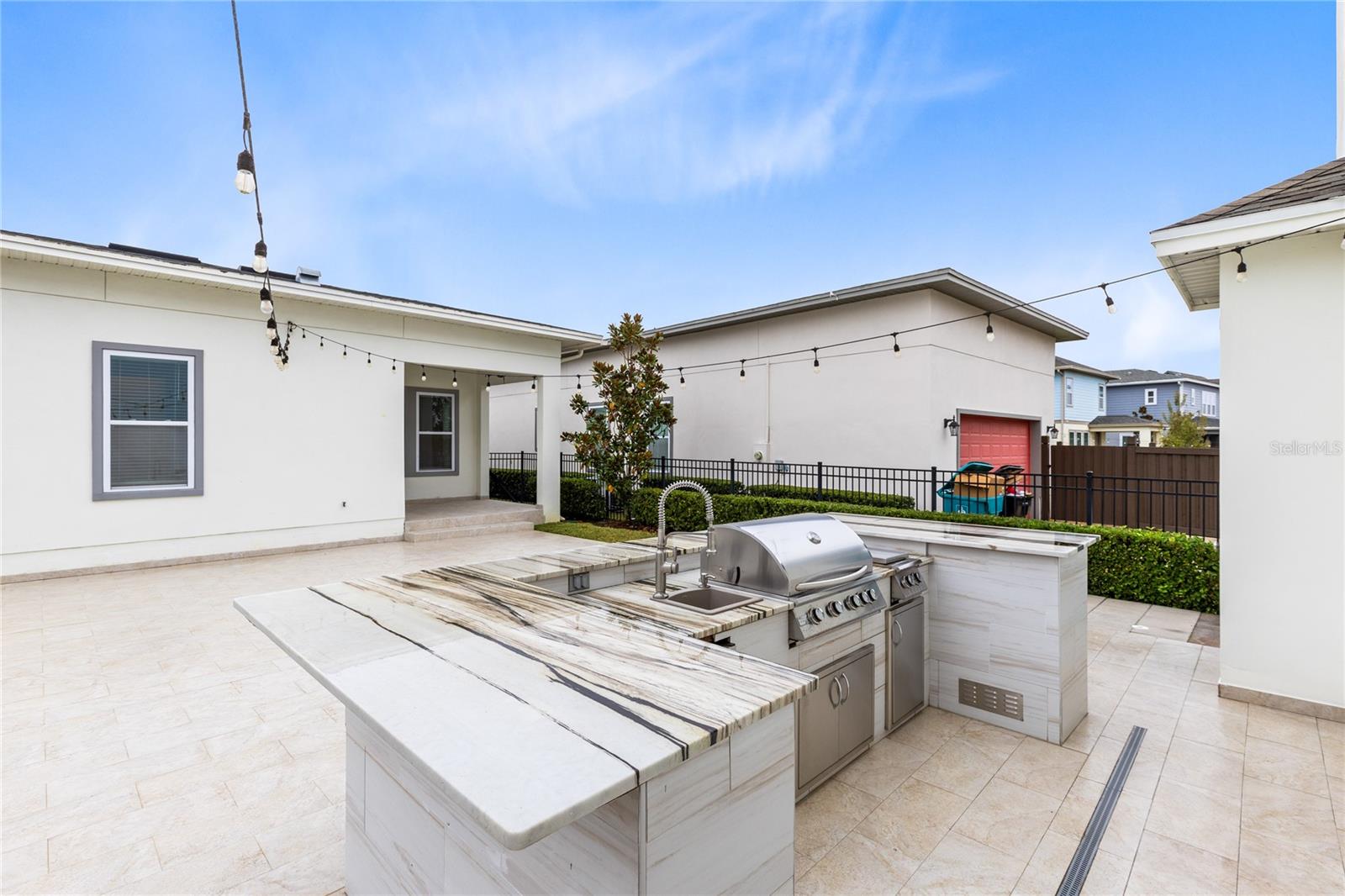 LAUREATE PARK - Residential Lease