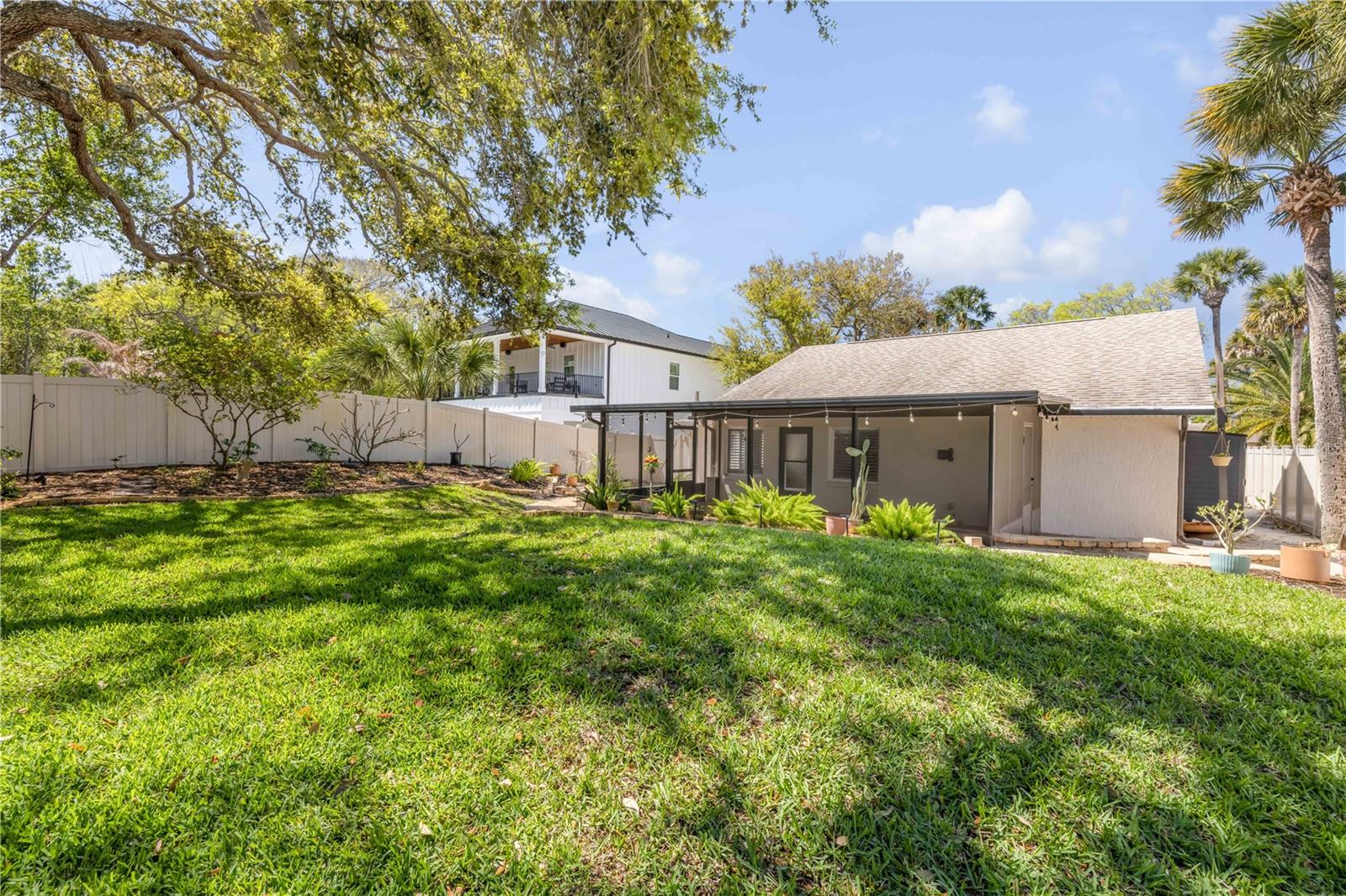 DETWILERS N 650 FT LT 02 16 17 34 NEW SMYRNA BEACH - Residential