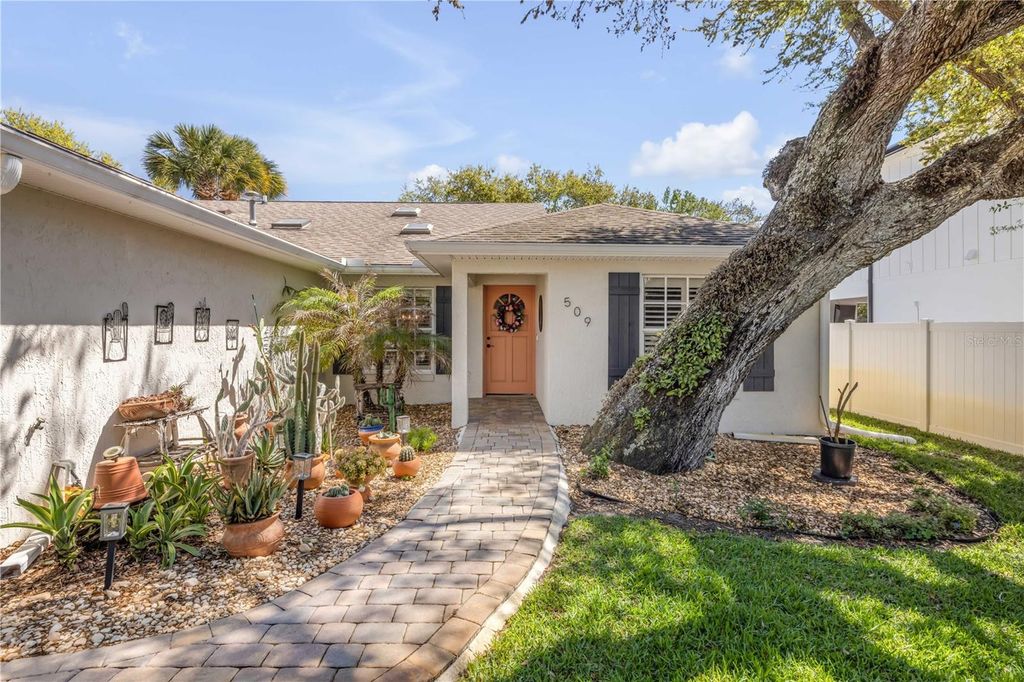 Photo of 509 Yupon Street, New Smyrna Beach, FL 32169 (MLS # NS1087713)