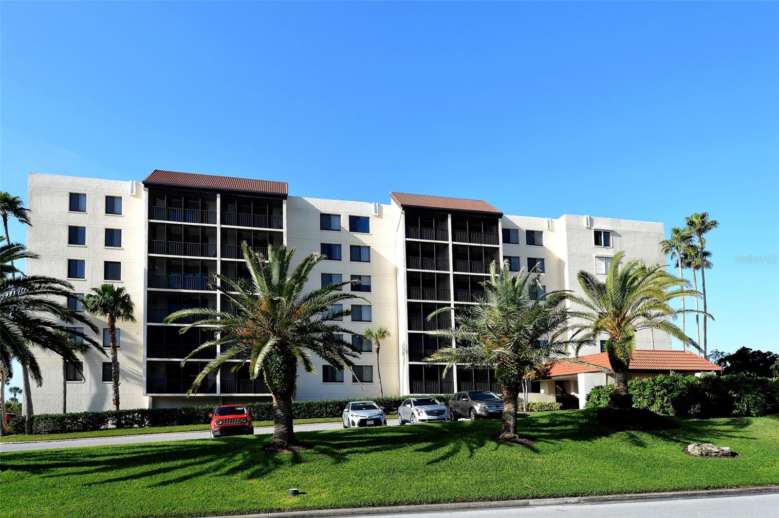 2045 GULF OF MEXICO DRIVE M1-302