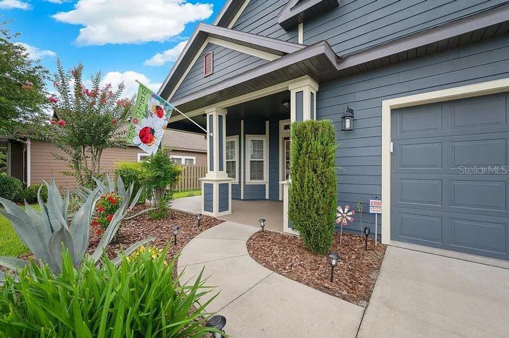 Photo of 7827 SW 79th Drive, Gainesville, FL 32608 (MLS # GC538077)