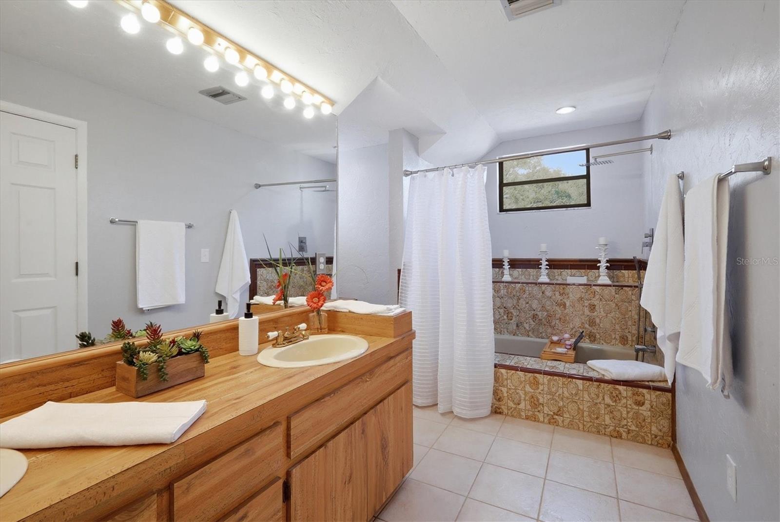 BLUE DOLPHIN ESTATES - Residential