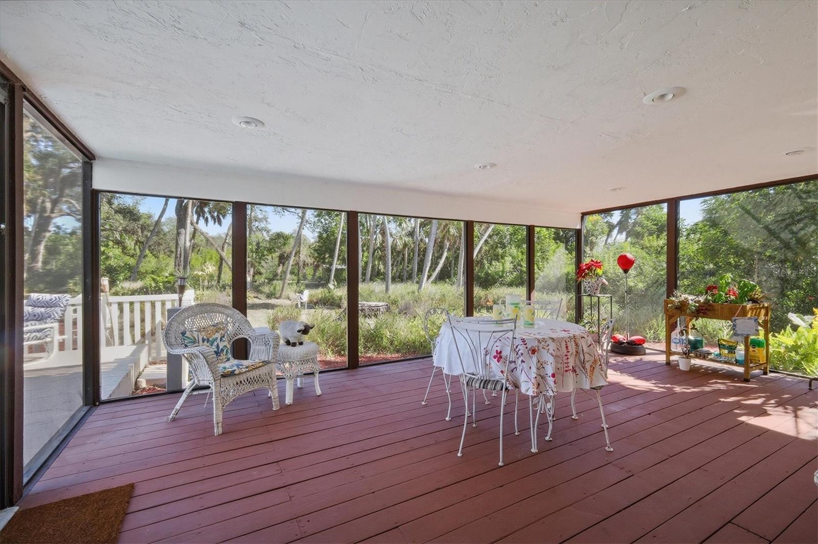 BLUE DOLPHIN ESTATES - Residential