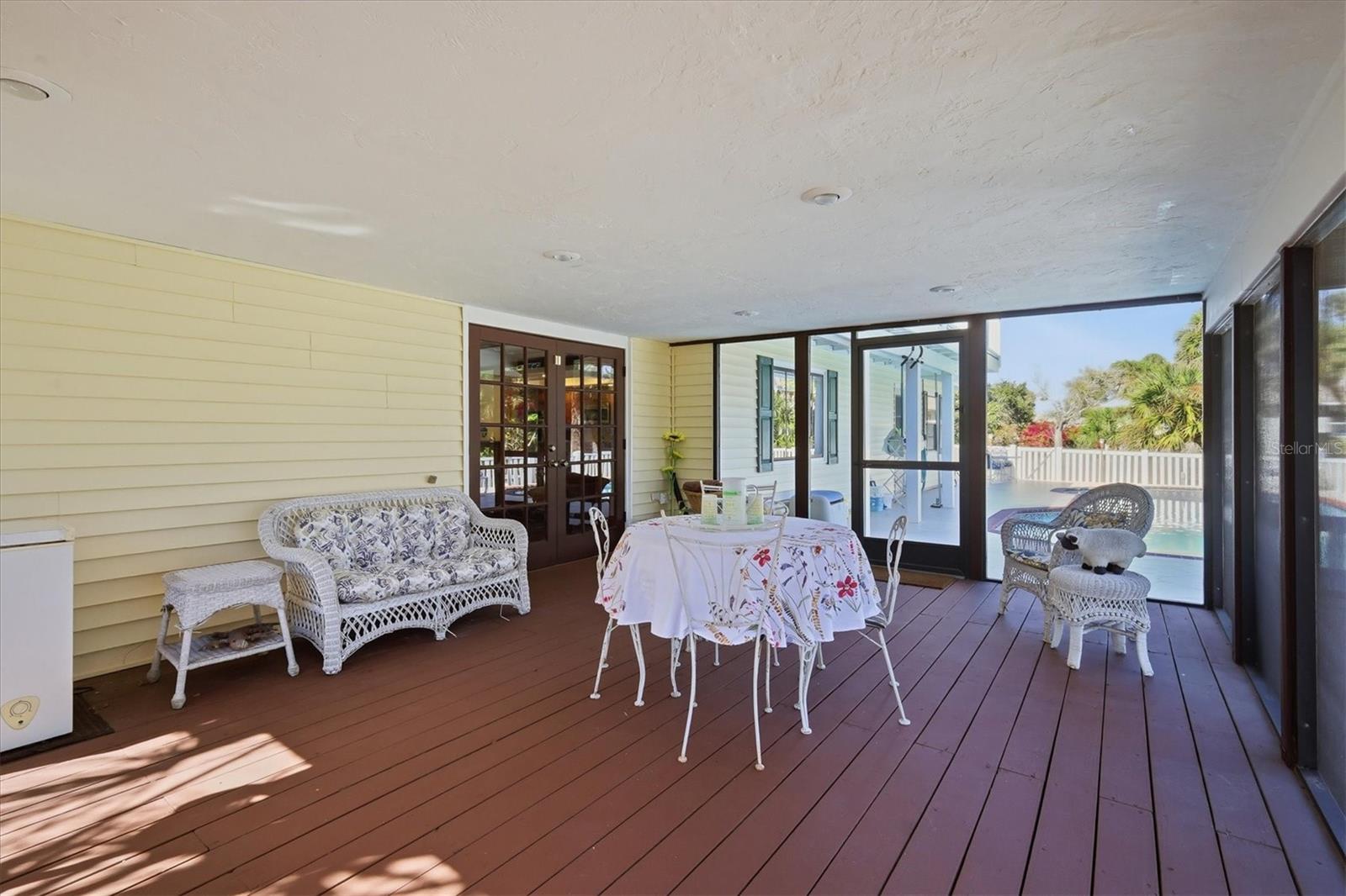 BLUE DOLPHIN ESTATES - Residential