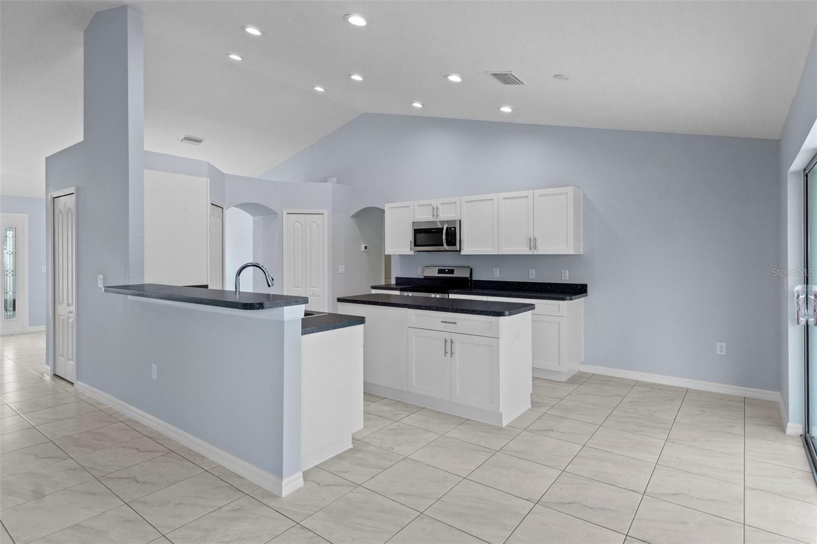 ROYAL HIGHLANDS - Residential