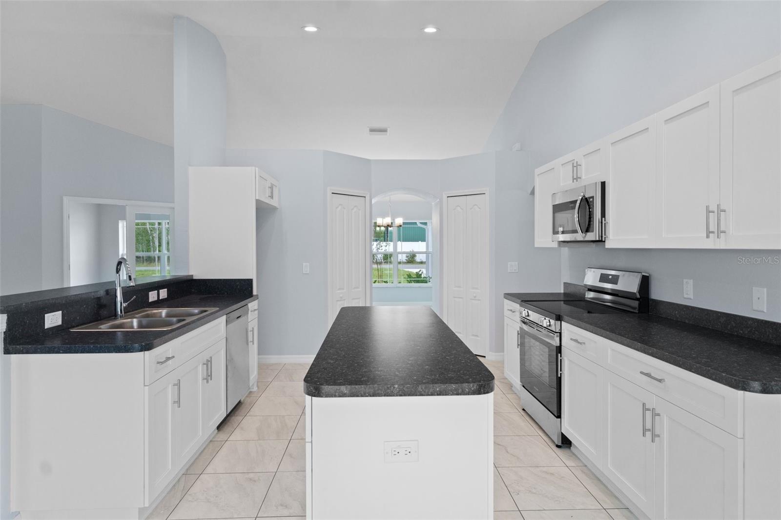 ROYAL HIGHLANDS - Residential