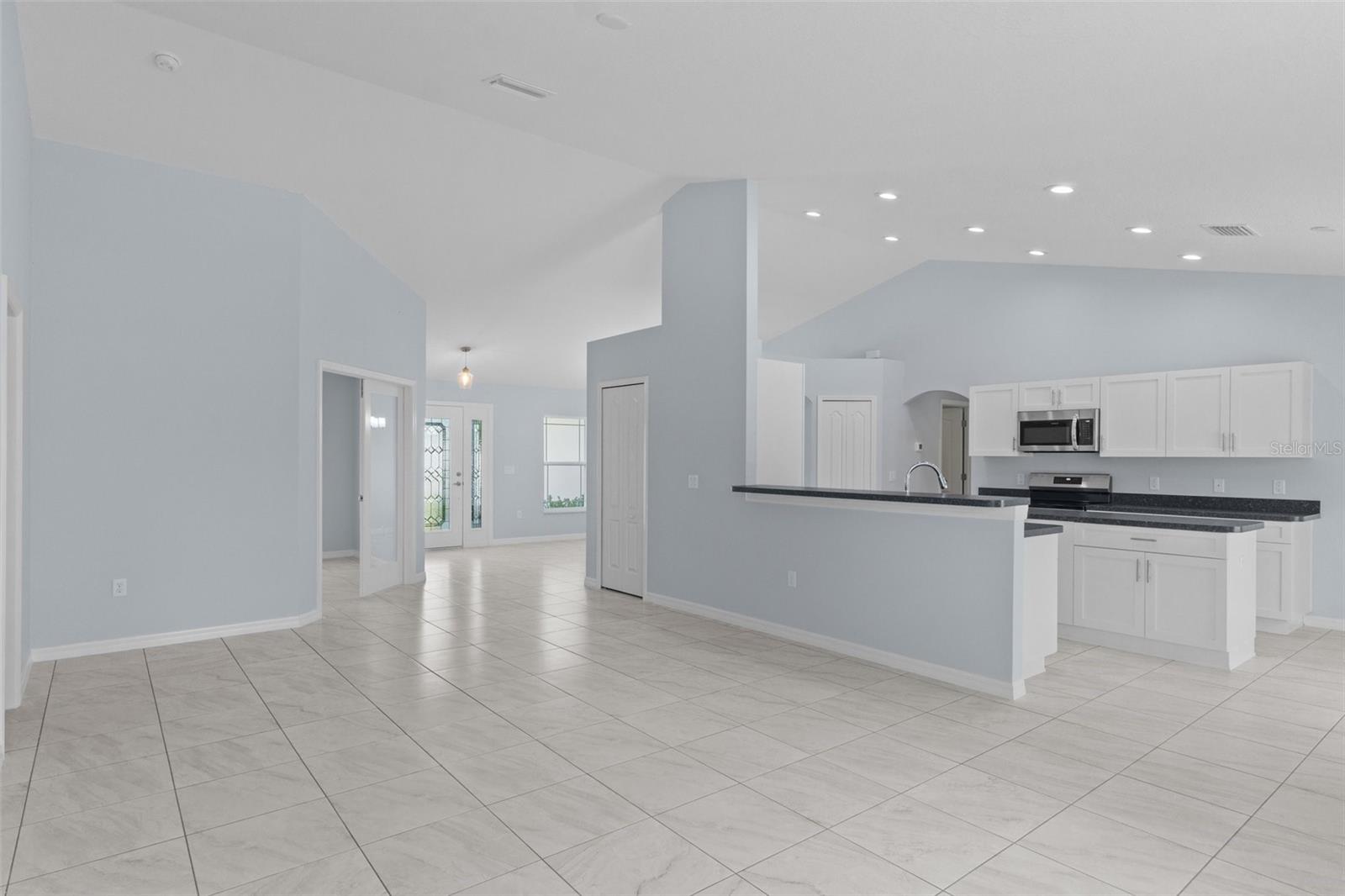 ROYAL HIGHLANDS - Residential