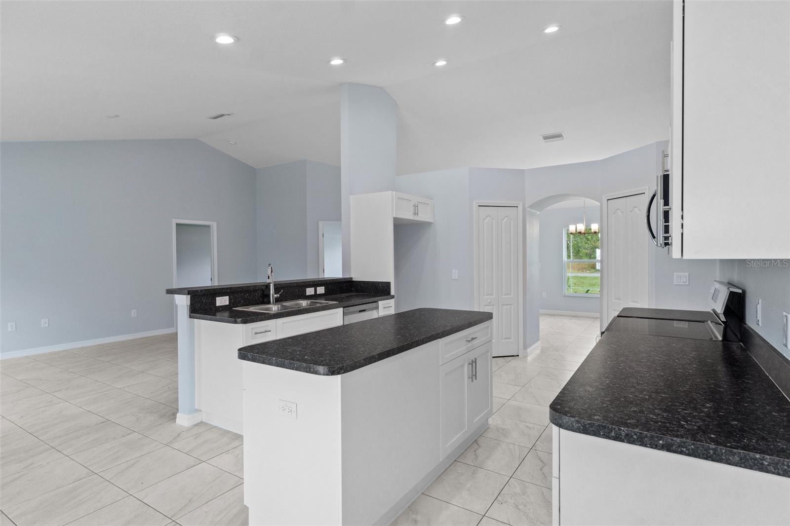 ROYAL HIGHLANDS - Residential
