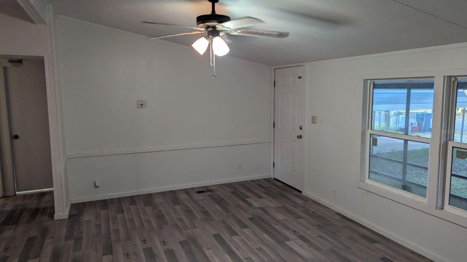 372 OAK DRIVE