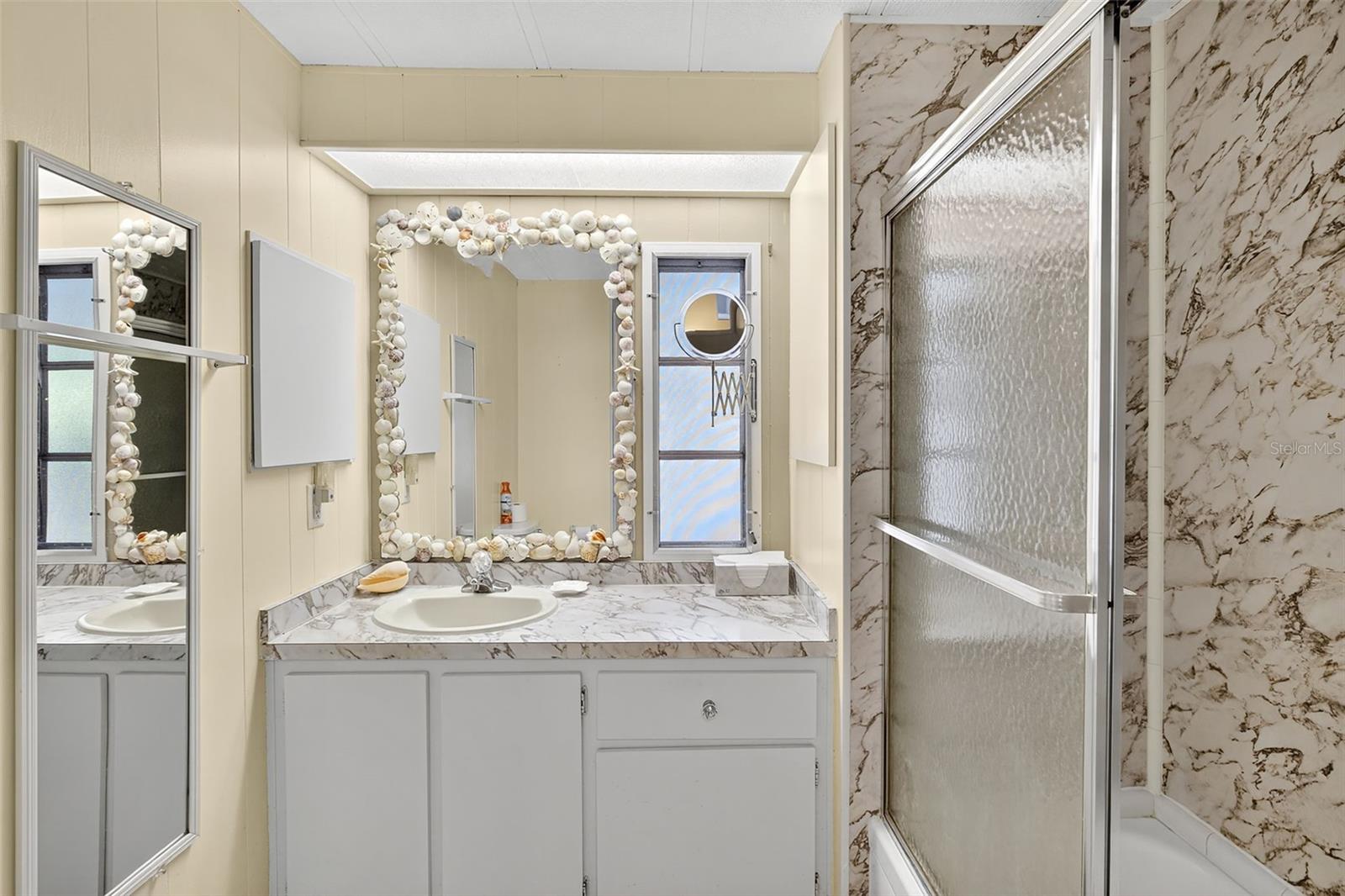 LA CASA MHP CO-OP - Residential