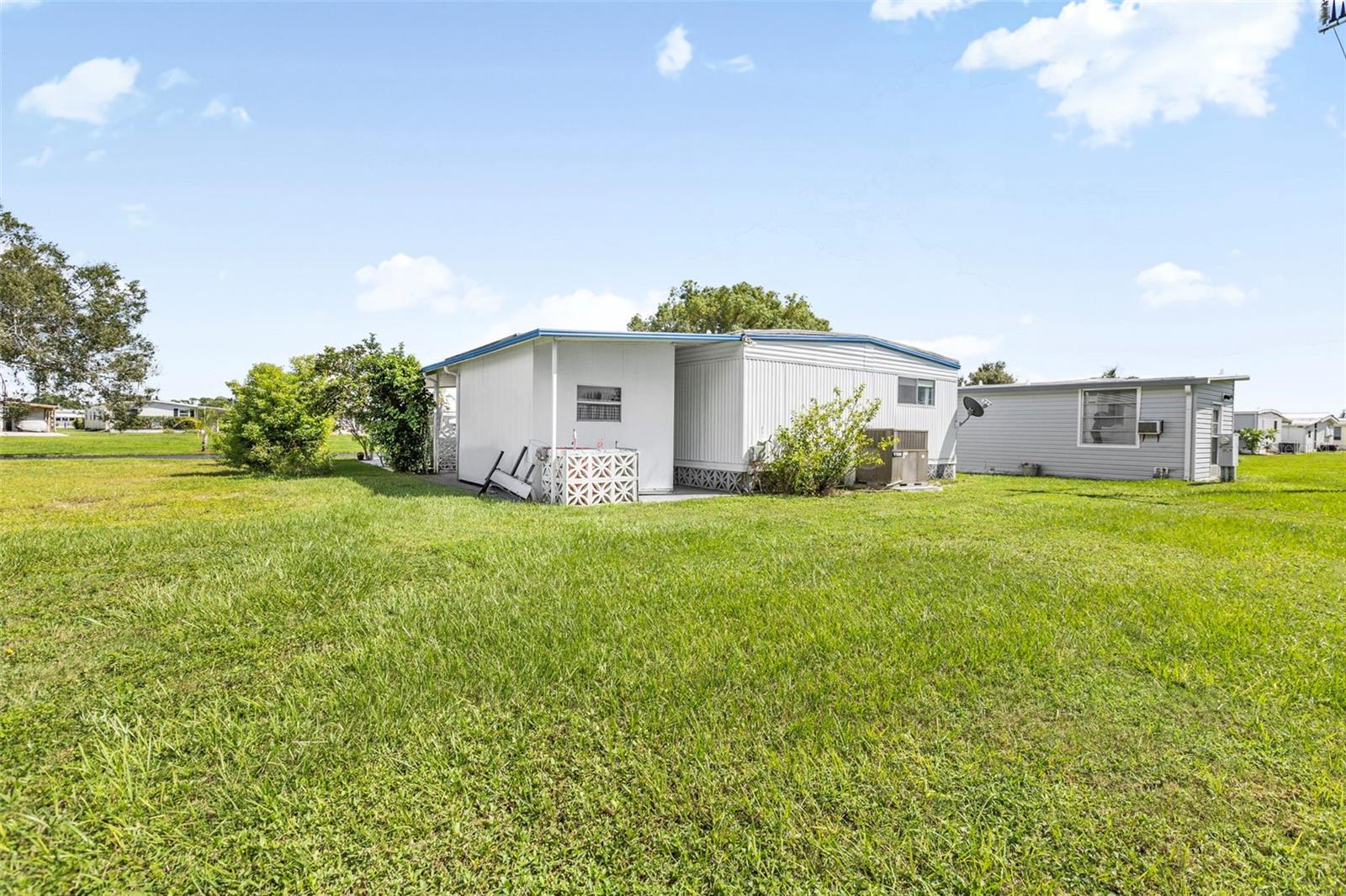 LA CASA MHP CO-OP - Residential