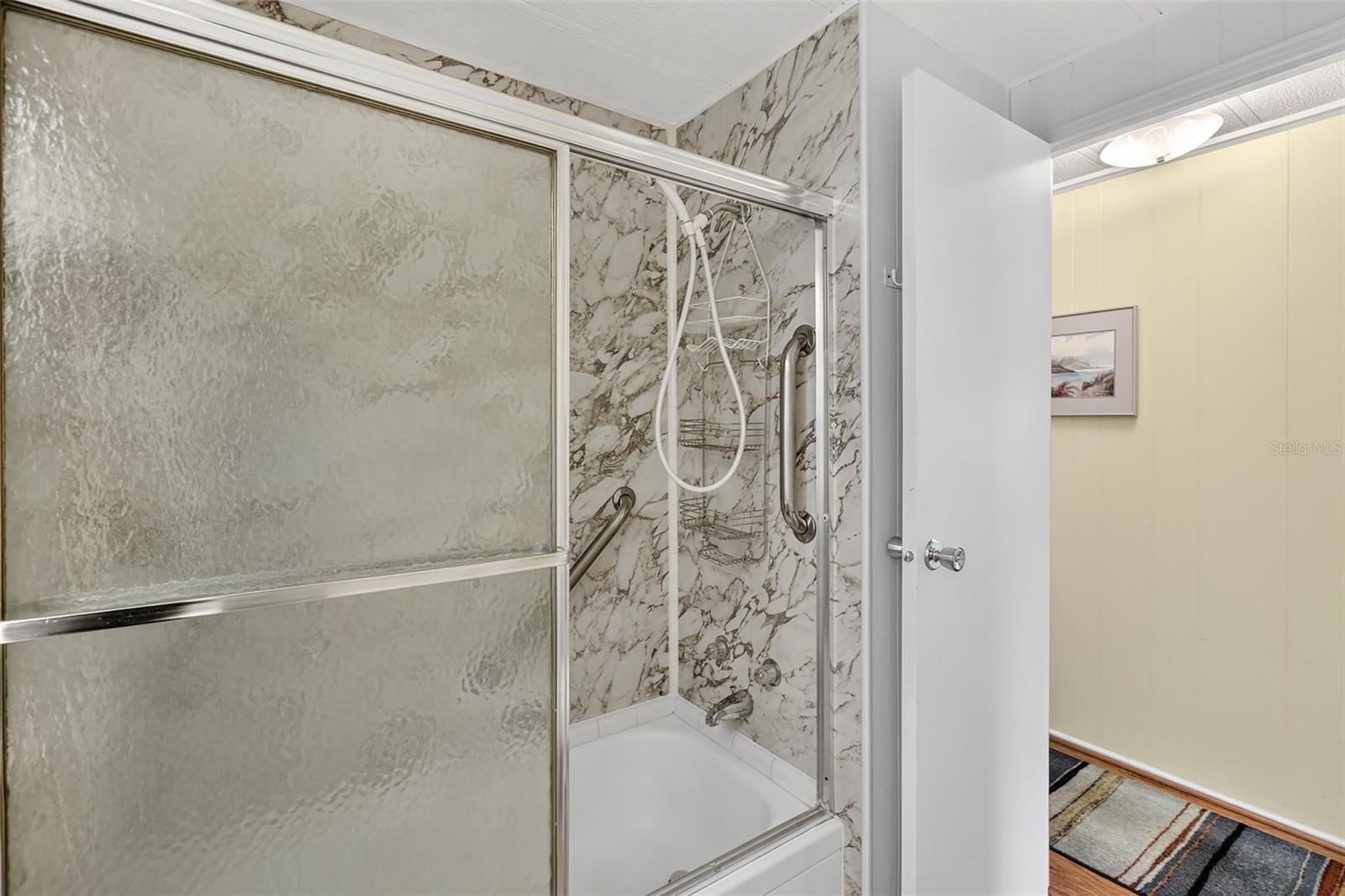 LA CASA MHP CO-OP - Residential