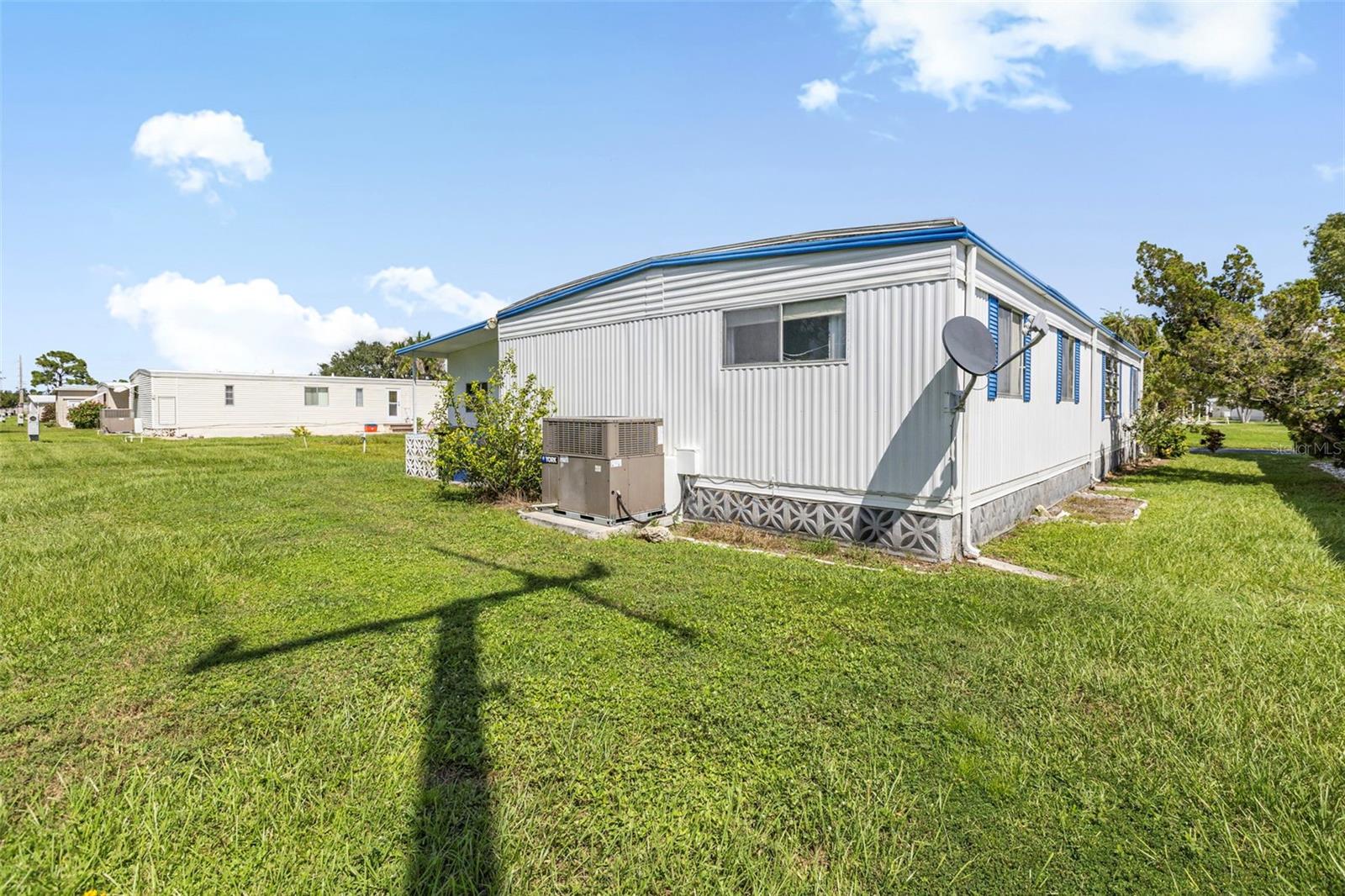 LA CASA MHP CO-OP - Residential