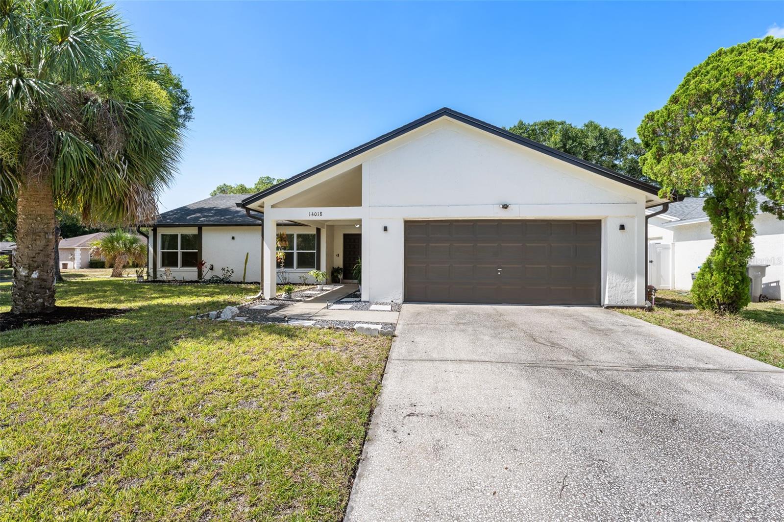 14018 Cascade Lane, Tampa