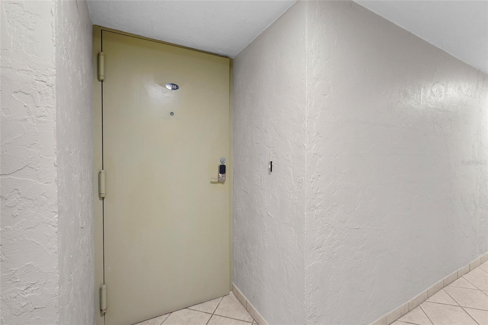 CRESCENT ARMS - Residential