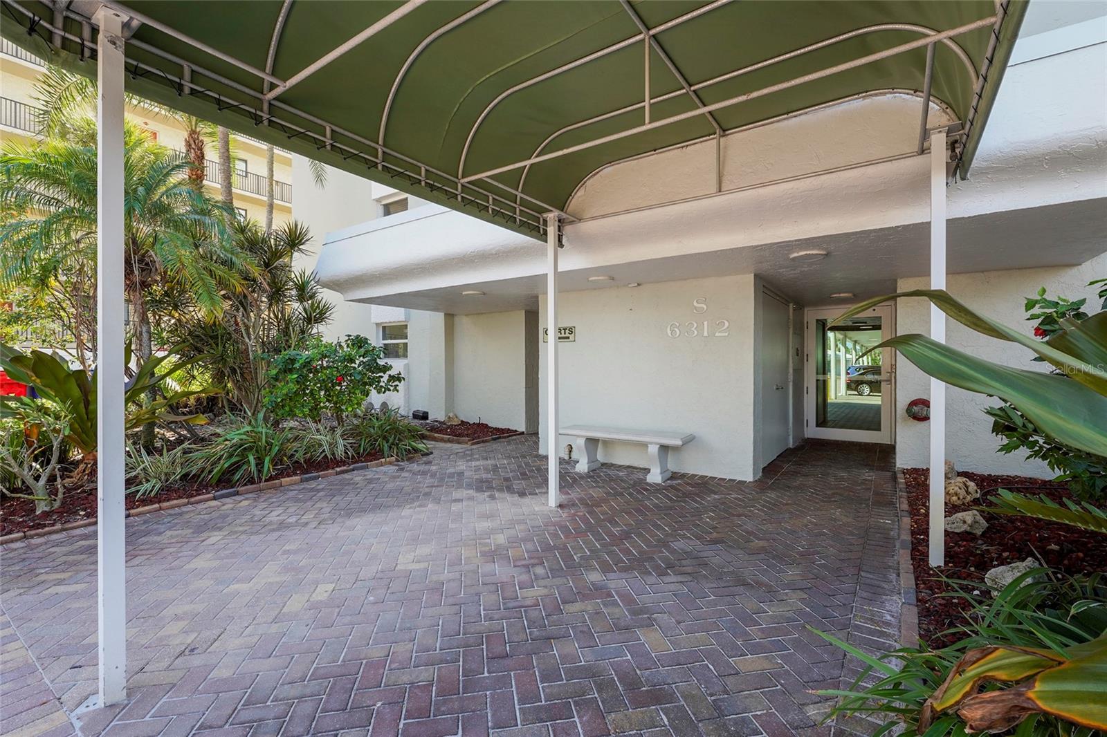 CRESCENT ARMS - Residential