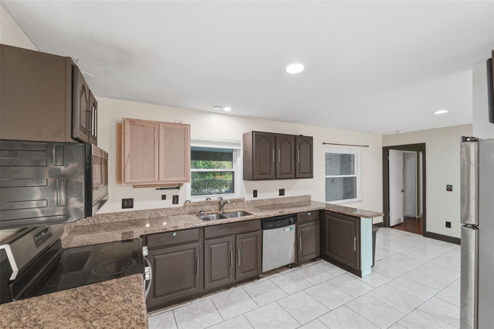 SHADOW HILL - Residential