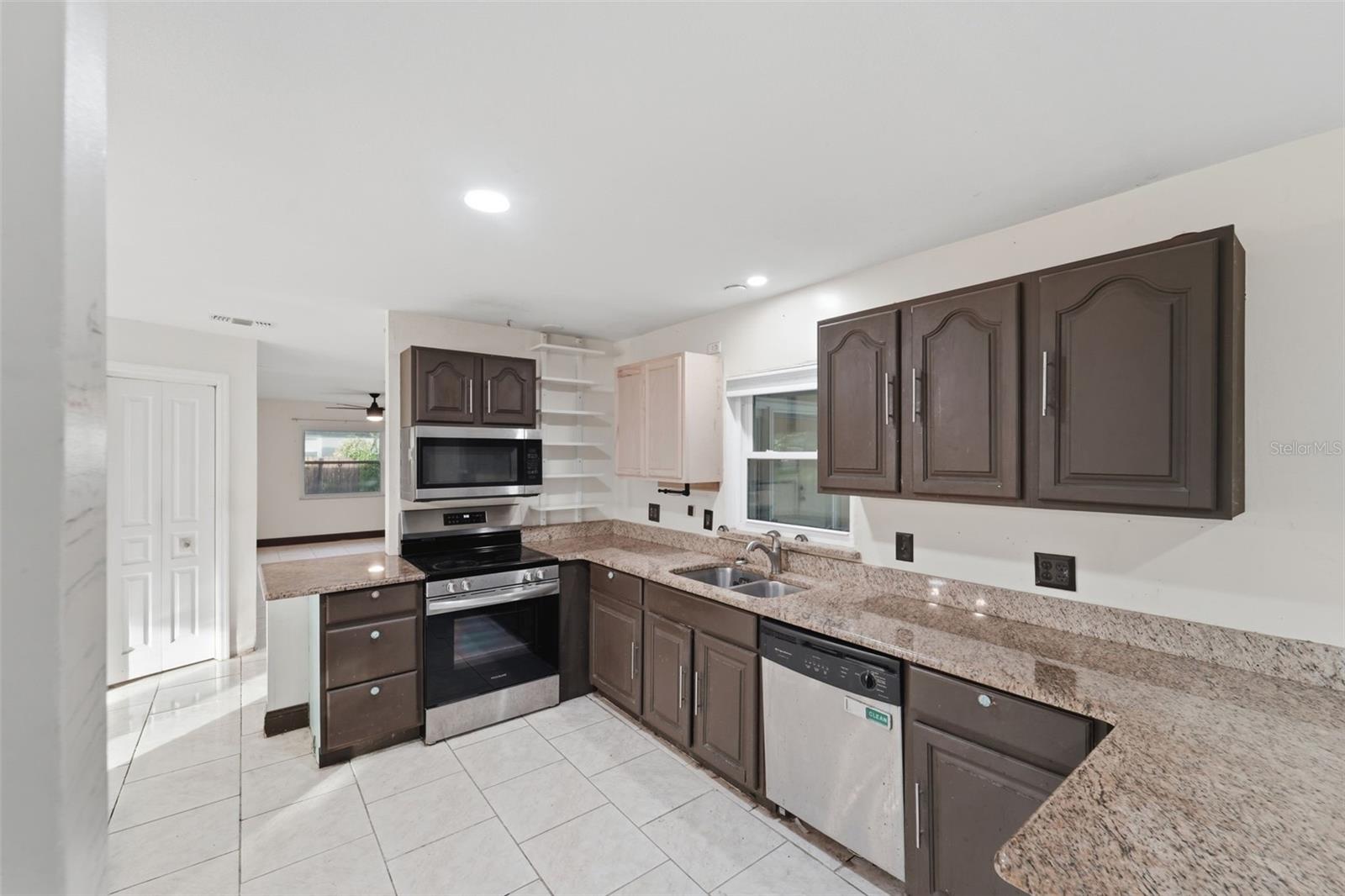 SHADOW HILL - Residential