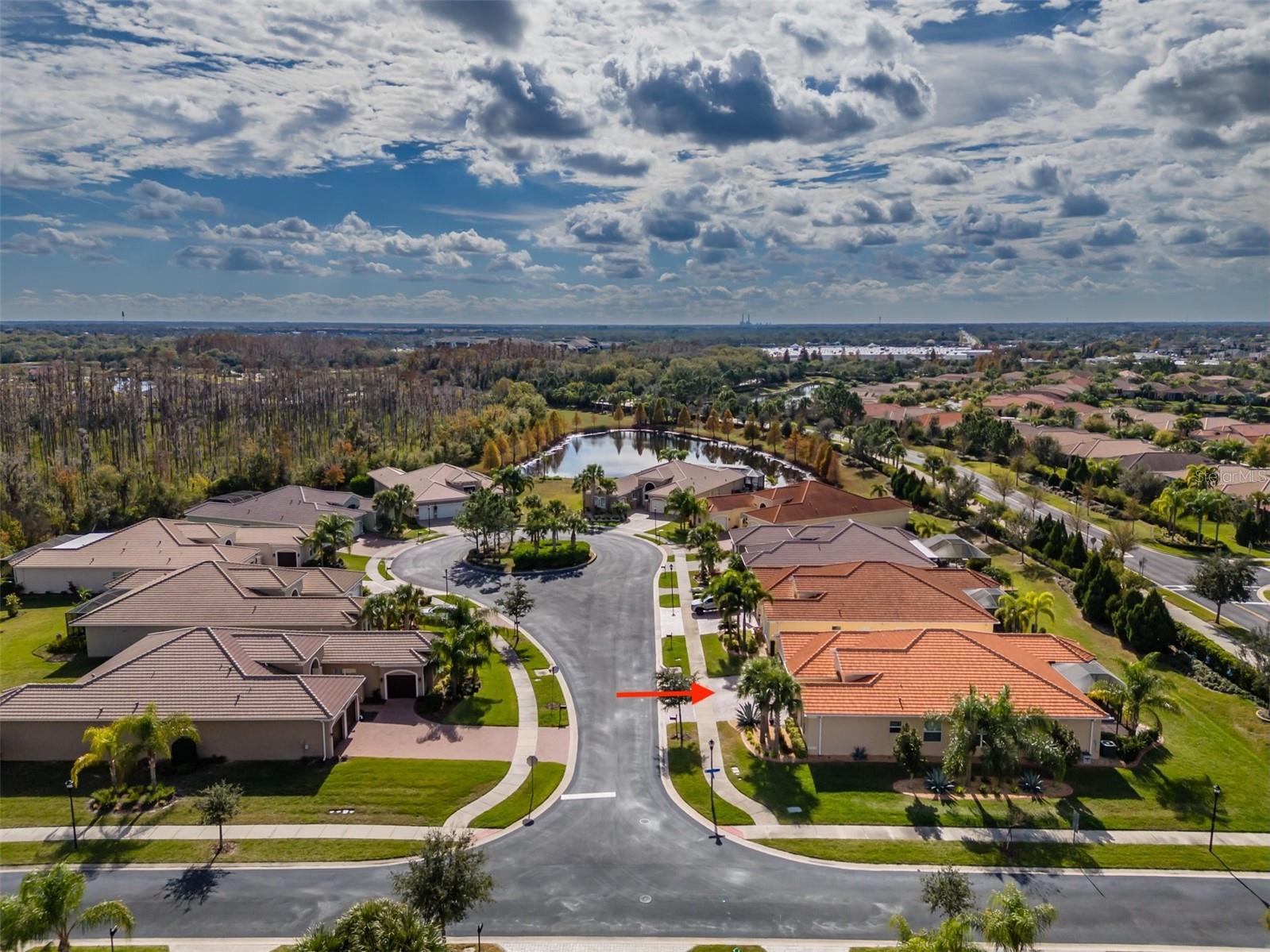 VALENCIA LAKES - Residential