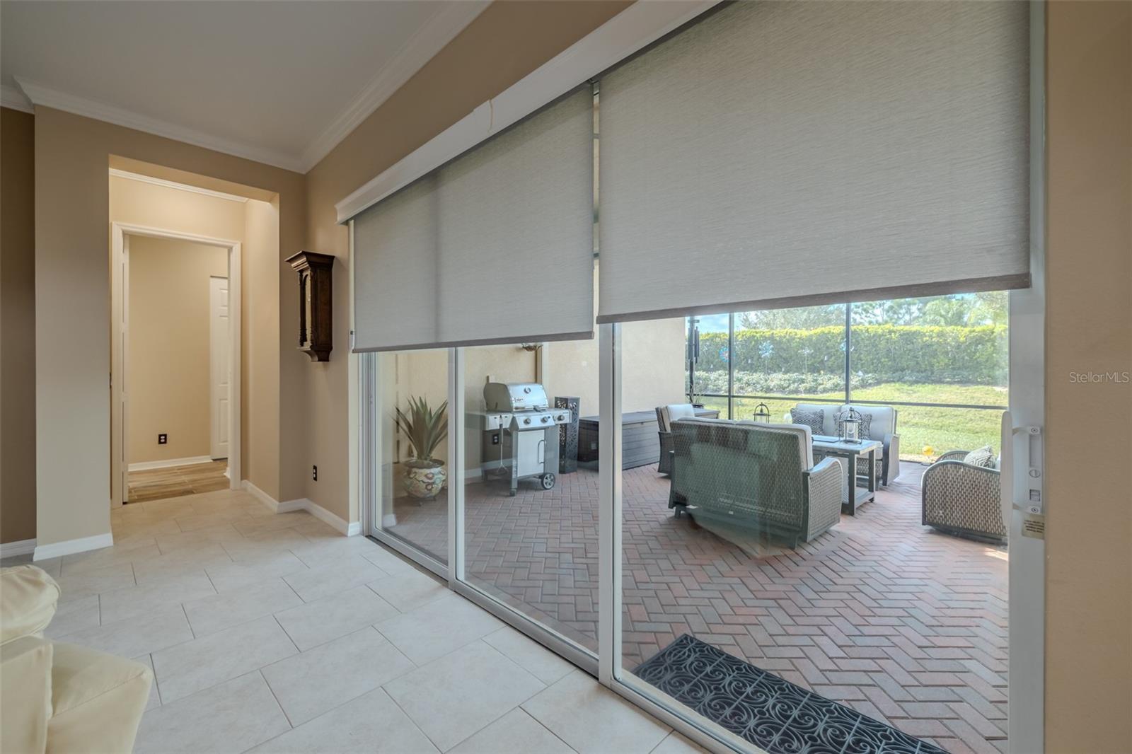 VALENCIA LAKES - Residential