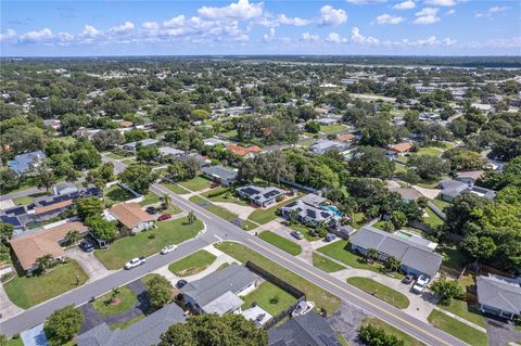 A home in SEMINOLE