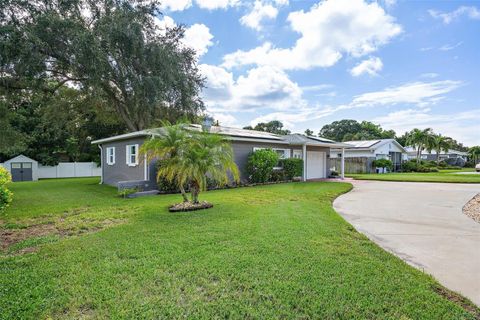 A home in SEMINOLE