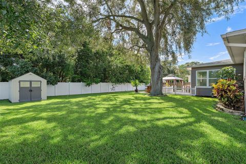 A home in SEMINOLE