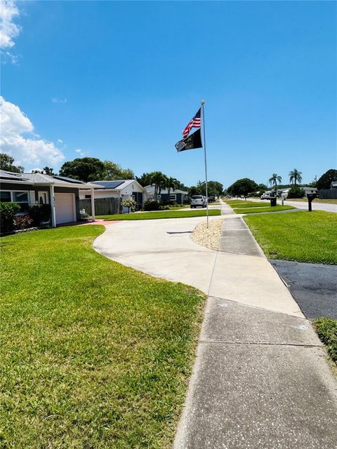 A home in SEMINOLE