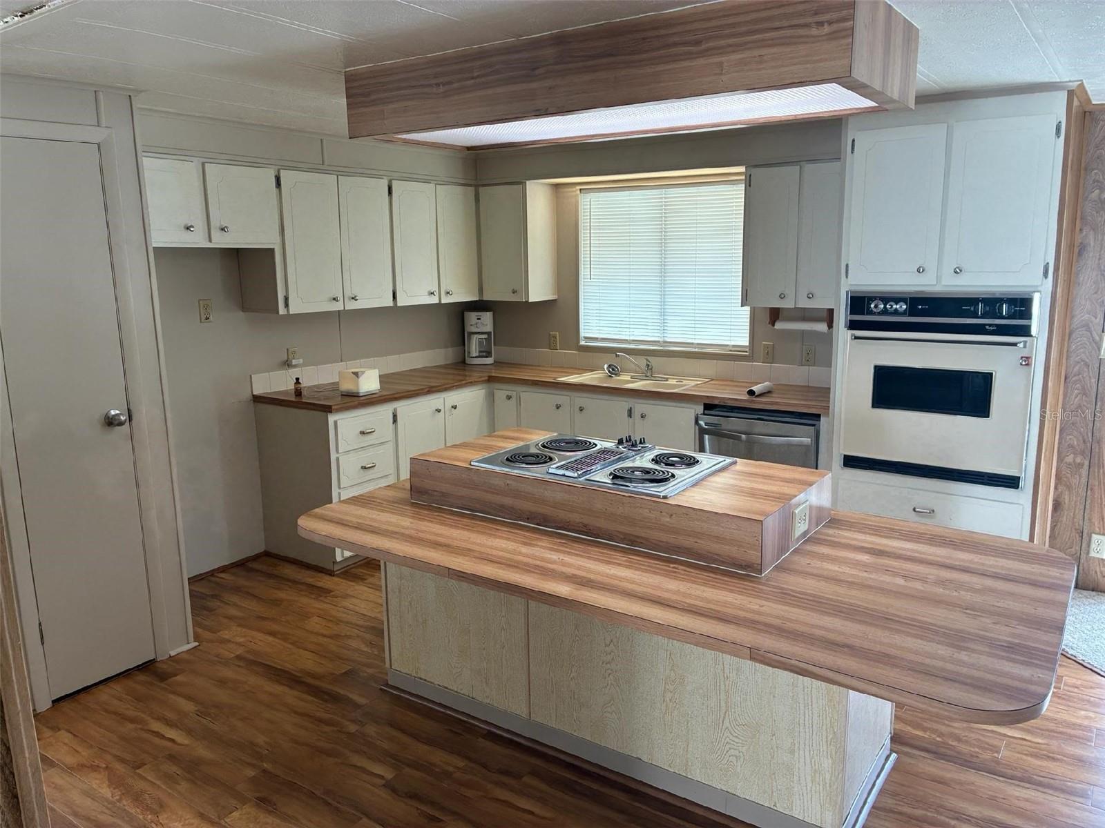 TANGLEWOOD MOBILE VILLAGE - Residential