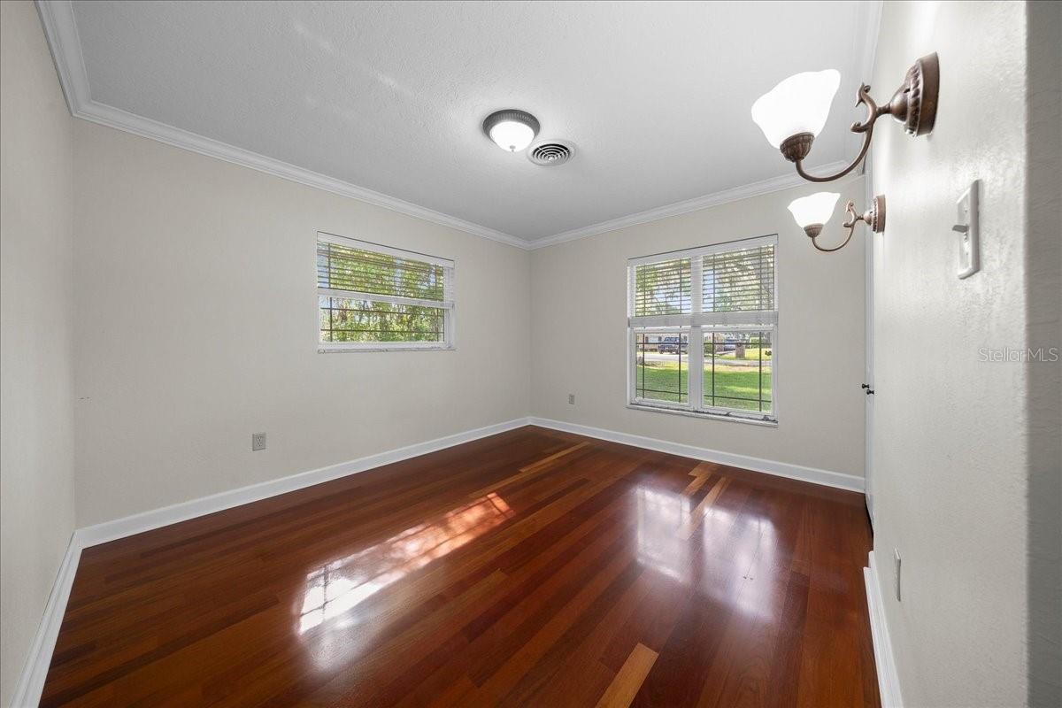 SHERWOOD FOREST - Residential